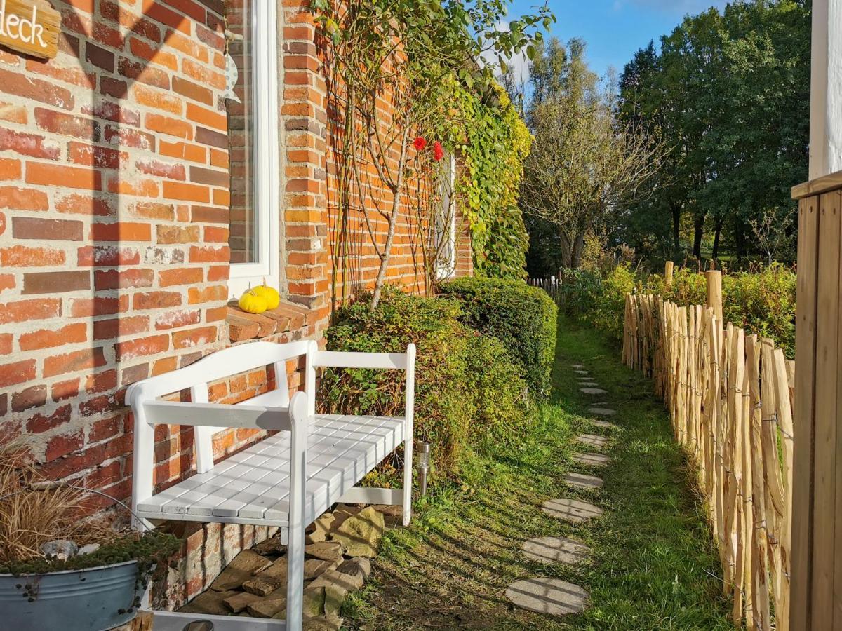 Ferienglueck An Der Nordsee Buche Deine Erdgeschoss-Ferienwohnung Mit Kamin Terrasse Und Eingezaeuntem Garten Fuer Unvergessliche Auszeiten Altfunnixsiel Exterior foto