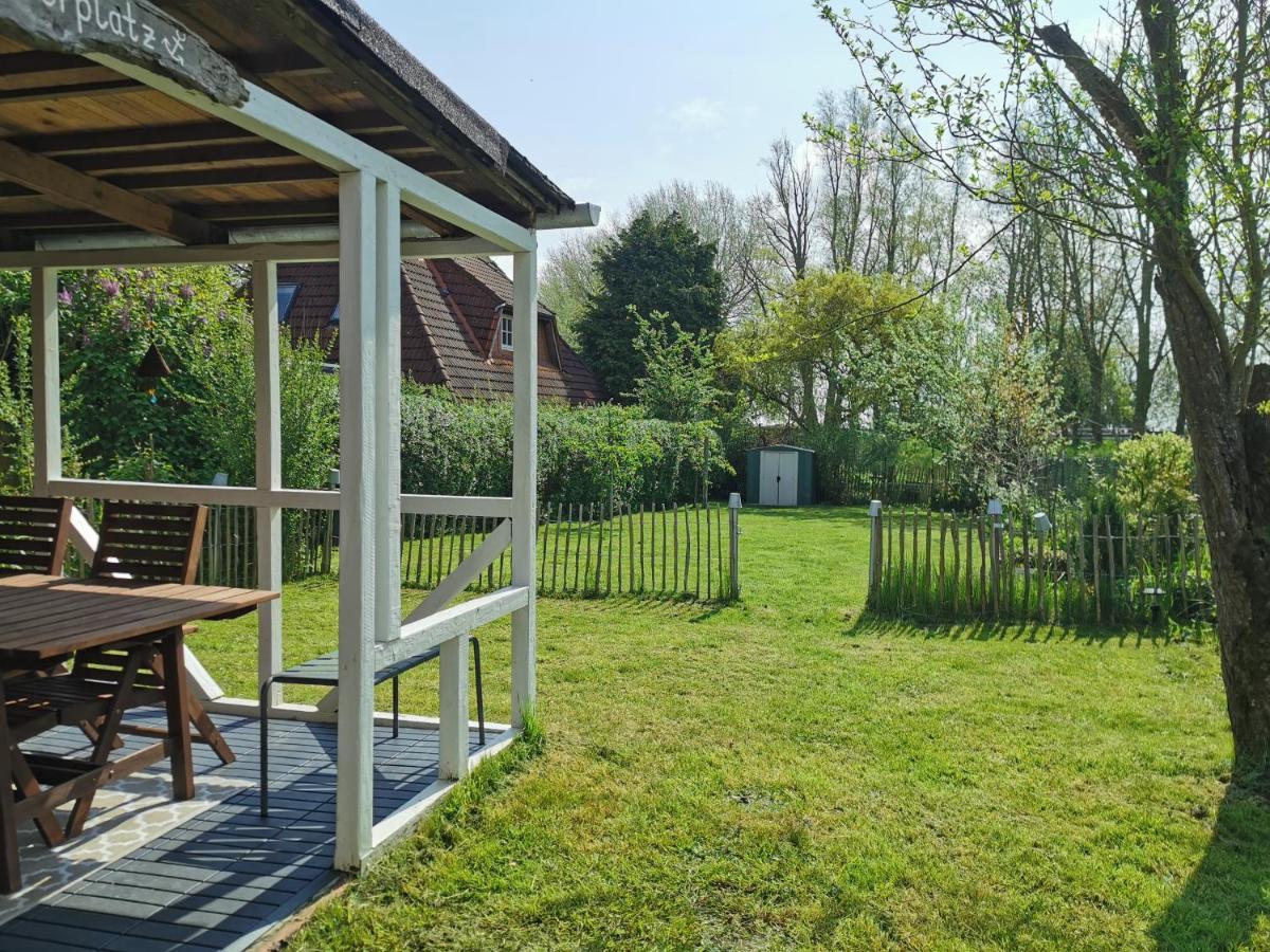 Ferienglueck An Der Nordsee Buche Deine Erdgeschoss-Ferienwohnung Mit Kamin Terrasse Und Eingezaeuntem Garten Fuer Unvergessliche Auszeiten Altfunnixsiel Exterior foto