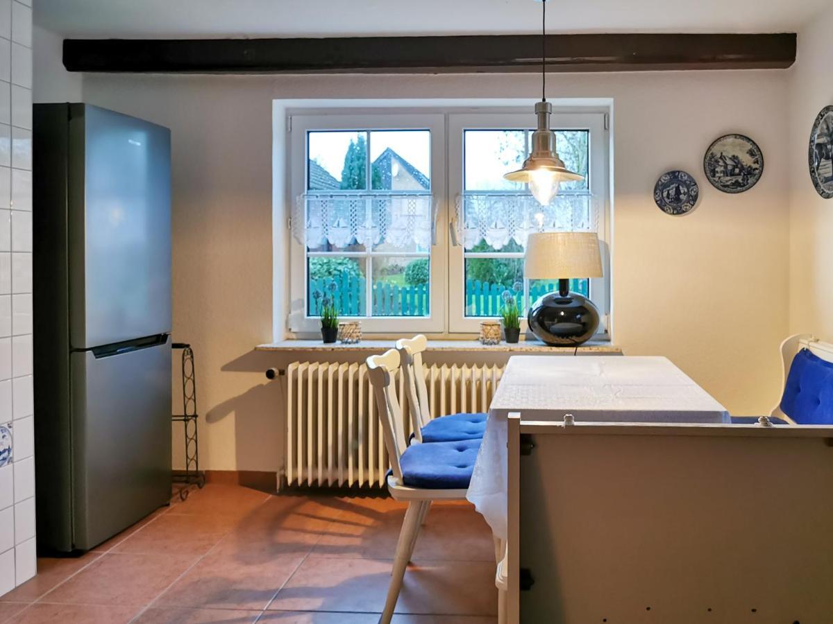 Ferienglueck An Der Nordsee Buche Deine Erdgeschoss-Ferienwohnung Mit Kamin Terrasse Und Eingezaeuntem Garten Fuer Unvergessliche Auszeiten Altfunnixsiel Exterior foto