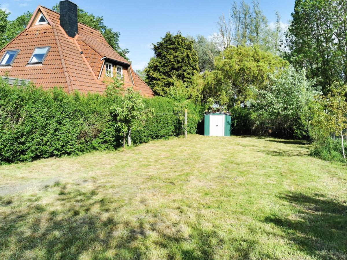 Ferienglueck An Der Nordsee Buche Deine Erdgeschoss-Ferienwohnung Mit Kamin Terrasse Und Eingezaeuntem Garten Fuer Unvergessliche Auszeiten Altfunnixsiel Exterior foto